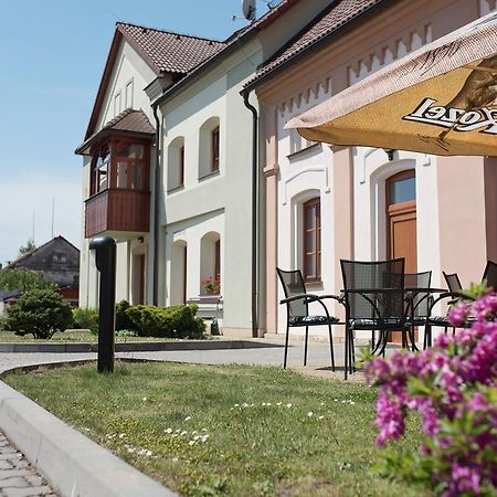 Hradec Králové 纳特奥博罗高级旅馆酒店 外观 照片