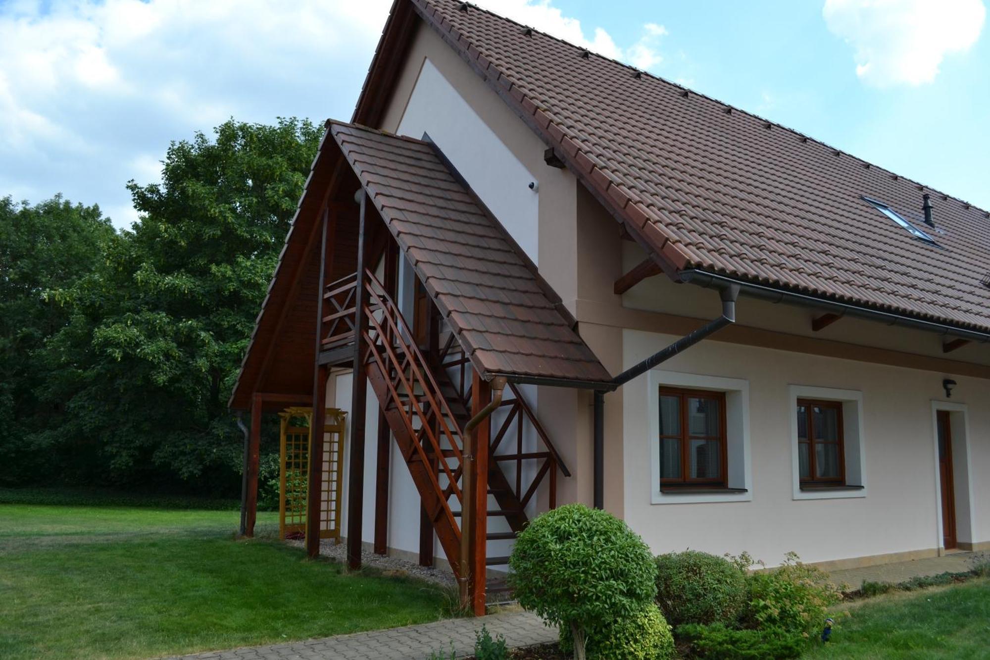 Hradec Králové 纳特奥博罗高级旅馆酒店 外观 照片