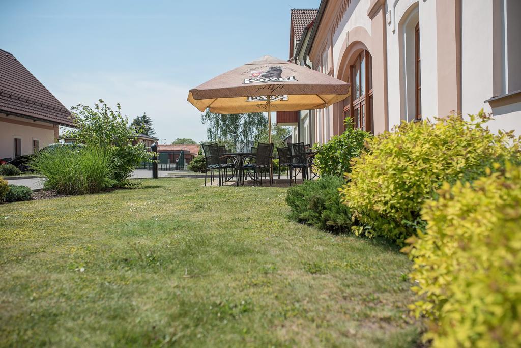 Hradec Králové 纳特奥博罗高级旅馆酒店 外观 照片