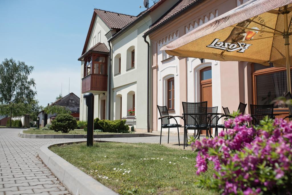 Hradec Králové 纳特奥博罗高级旅馆酒店 外观 照片